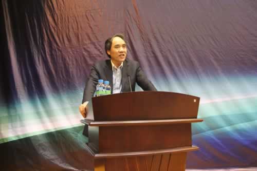 20141122民建中央副主席辜胜阻出席研讨会并作主题演讲.jpg